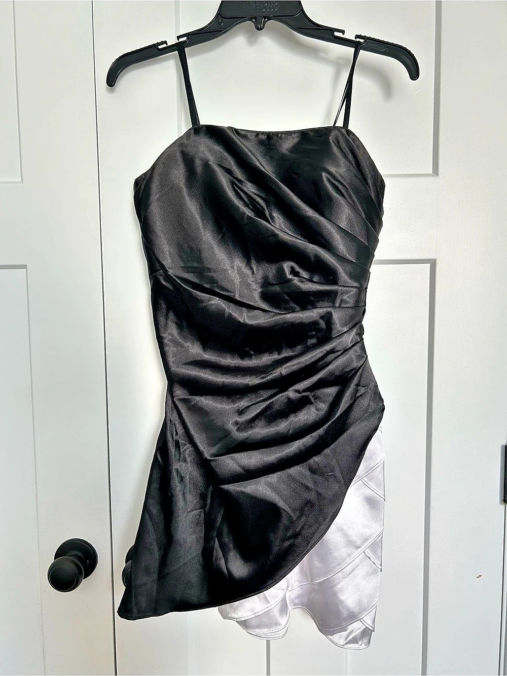 Blondie Nites l Mini Dress in Black & White Size Small Like New